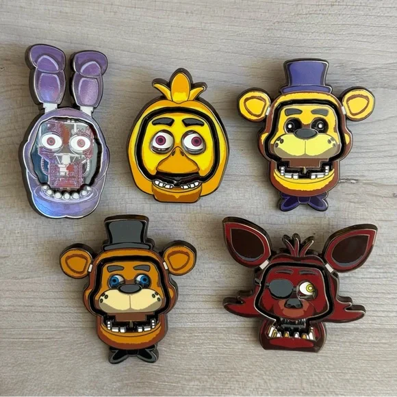 Five Nights At Freddy’s 🍕 (5) Pin Bundle!